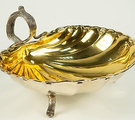 贝壳形糖果盒。银84。