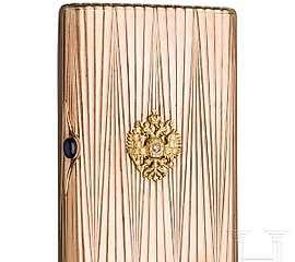 圣彼得堡的金色烟盒