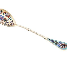 带有镀金和珐琅的俄罗斯皇家银茶匙