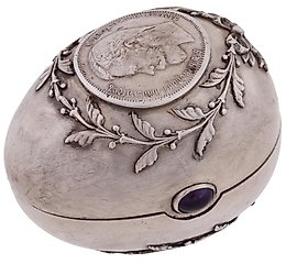 俄罗斯银蛋形盒子