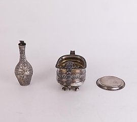 三件银制品
