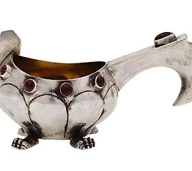 俄罗斯银制带宝石的银盆