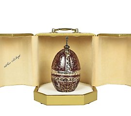 法贝热：水晶和银制成的圣弗拉基米尔蛋。