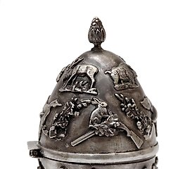 皇家俄罗斯银蛋，由大师基普里安·拉别茨基制作。