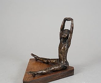 Бронзовая статуэтка. "Гимнастка" Дания, Royal Copenhagen. Автор Sterett-Gittings Kelsey (США, г. р. 1941)