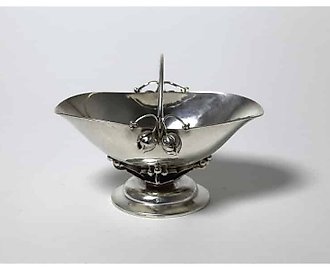 Серебряная вазочка в стиле арт нуво. Дания, г. Копенгаген, Georg Jensen, 1933-1944 гг.