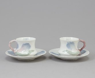 Фарфоровые кофейные пары с ирисами. Модерн. Ручная подглазурная роспись.  Швеция, Rörstrand