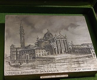 布切拉提（Buccellati）首饰盒是赠送给玛格丽特·撒切尔的第十三届G7峰会的国礼。