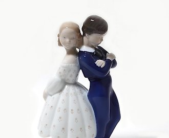 The translation of the text is: "Porcelain figurine Forgive me Bing Grondahl."