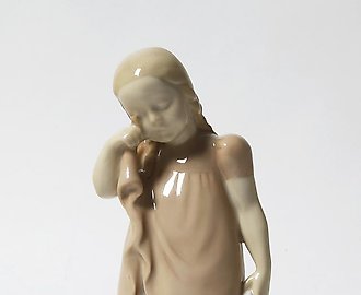 Пролившая молоко. Дания, г. Копенгаген, Bing & Grondahl