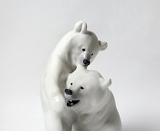 Пара играющих медведей. Дания, г. Копенгаген, Royal Copenhagen, 1898 - 1923 гг.