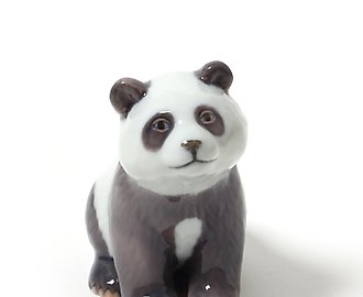 Сидящая панда. Дания, г. Копенгаген, Royal Copenhagen