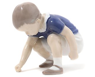 Дикки (мальчик, рисующий на асфальте). Дания, г. Копенгаген, Bing & Grondahl