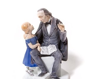 Писатель Ганс Христиан Андерсен с девочкой. Дания, г. Копенгаген, Bing & Grondahl