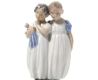 Девочки с куклой. Дания, г. Копенгаген, Royal Copenhagen