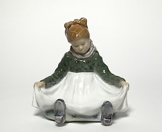 Амагерская девочка. Дания, г. Копенгаген, Royal Copenhagen