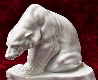 Фарфоровая статуэтка "Белый Мeдвeдь Нa Льдине", фaбрикa НЕREND (ХЕРЕHД)