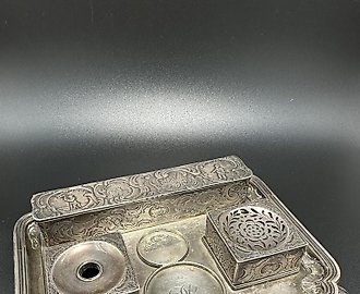 Чернильный прибор, 1752 год Россия Санкт-Петербург, принадлежащий русской императрице Елизавете Петровне Романовой (из дворца)