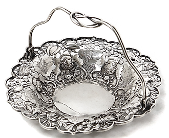 Ваза с перекидной ручкой, Китай, 136 гр, 950 пр, высота по край 3 см, диаметр чаши 14 см, высота по поднятую ручку 10 см