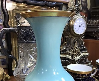 Ваза производства Императорского фарфорового завода Санкт-Петербург, период правления Александра II (1860-1870 гг.).