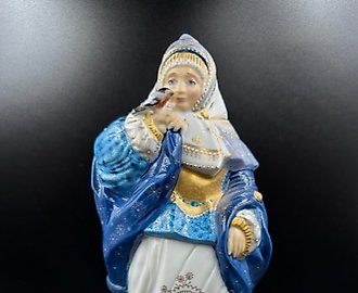 Скульптура "Зима" декорированная