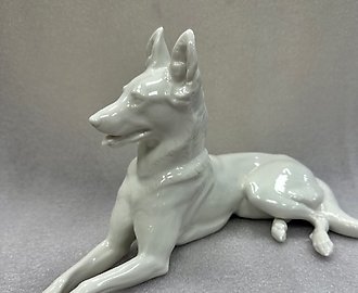 Фарфоровая фигура (статуэтка) "Немецкая овчарка​", Nymphenburg