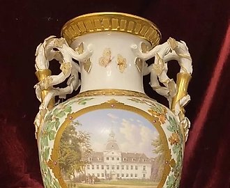 Royal Copenhagen ваза 19 век