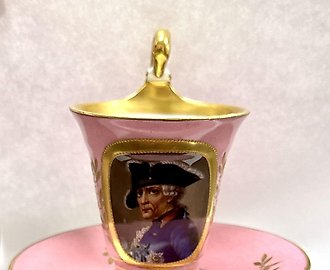 ЧАШКА С БЛЮДЦЕМ С ИЗОБРАЖЕНИЕМ ФРИДРИХ ВЕЛИКИЙ KPM