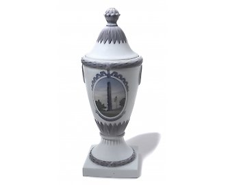 Фарфоровая ваза (кубок) с крышкой. Royal Copenhagen