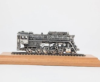 Паровоз серии Л, из серебра