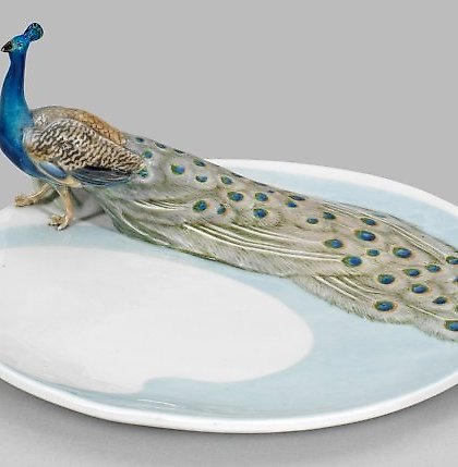 购买 新艺术风格的盘子，描绘孔雀形象。