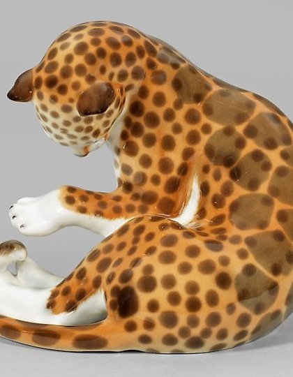 buy Sitting, the young leopard.