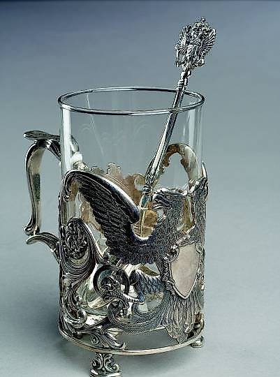 购买 银质茶杯架 鹰 迈霍夫工作室