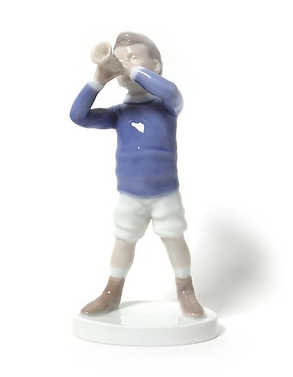 购买 瓷质雕像（小雕塑）吹笛子的小男孩 Bing & Grondahl