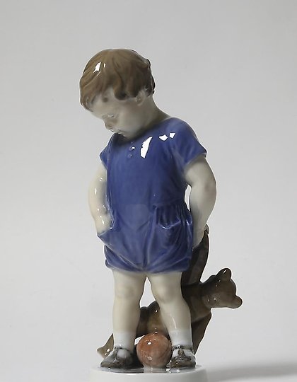 купить Мальчик с мишкой. Дания, г. Копенгаген, Royal Copenhagen