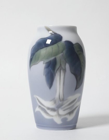 купить Фарфоровая ваза с белым цветком. Дания, г. Копенгаген, Royal Copenhagen