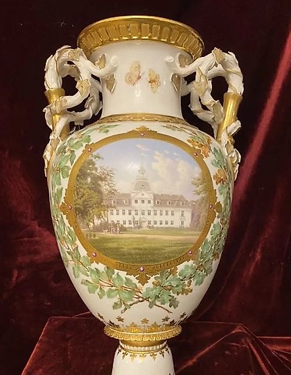 购买 皇家哥本哈根19世纪花瓶