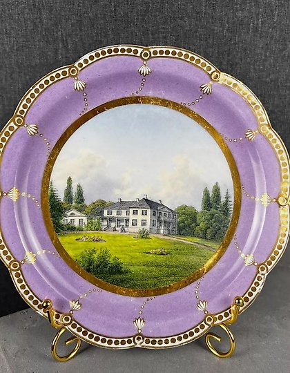 购买 Royal Copenhagen地形盘，描绘庄园