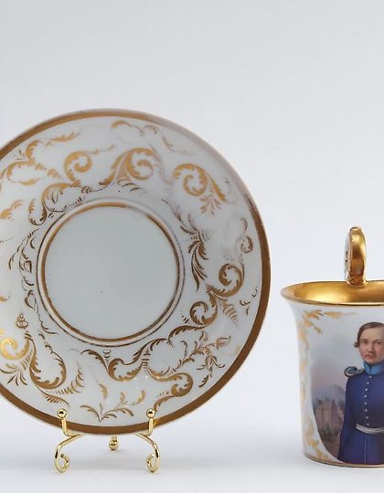 购买 带有德国军队图案的杯子和碟子