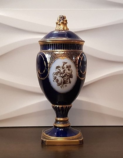 купить Уникальная ваза Bing Grondahl с золотым декором от Теодора Ларсена