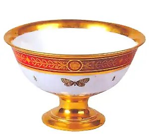 Sure! Here is the translation in simplified Chinese:

想成为命运的瓷器餐具：拿破仑瓷器奥林匹斯的秘密，以及为什么俄罗斯至今仍保留这个神话