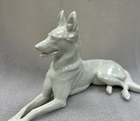瓷制雕像（小雕塑）“德国牧羊犬”，尼姆芬堡