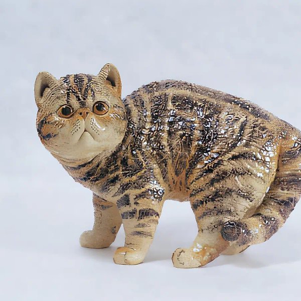 猫，1999年，耐火陶土，颜料，高温烧制，27×40×23厘米