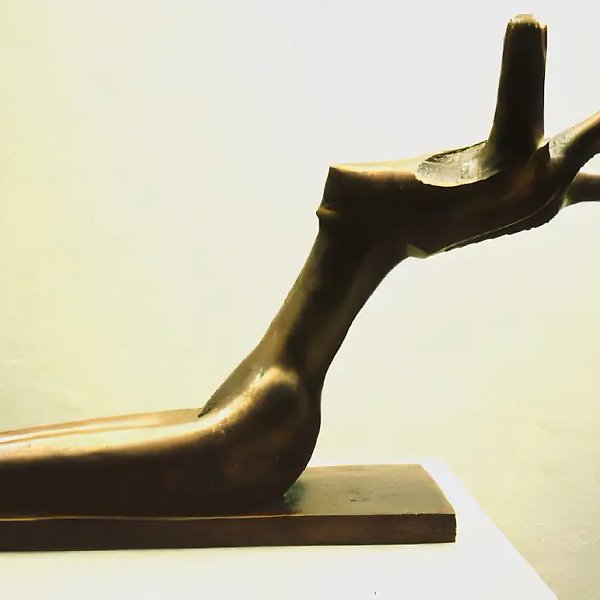 Wave, 1987, bronze, 33x54x16. Author`s property