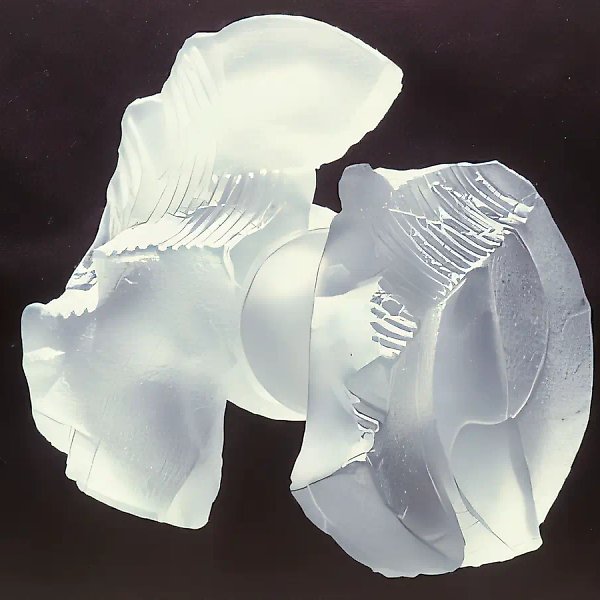 Destroyed Landscape, 1991, crystal, hot shaping, 16x28x27. Property of «STANBET» Gallery. Moscow