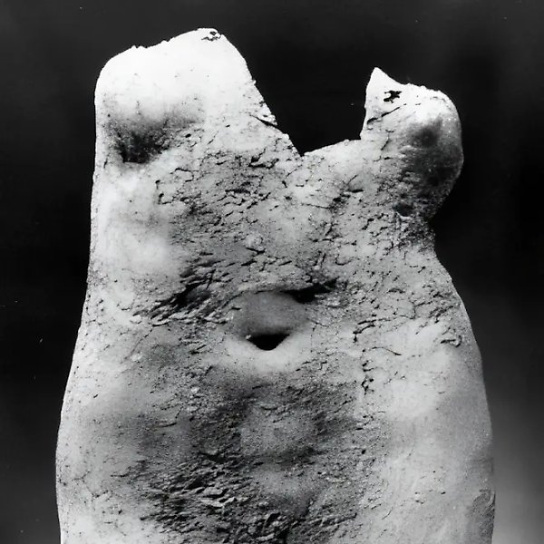 Женский торс, 1985, шамот, 80х50х30 Собственность автора