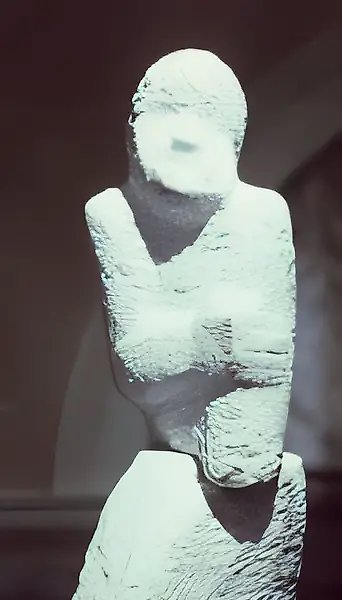 雕塑家，1989年，大理石，二块，120×50×30厘米 作者收藏