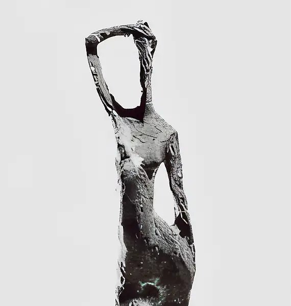 Стоящая, 1987, бронза, 34х13х10 Cобственность автора