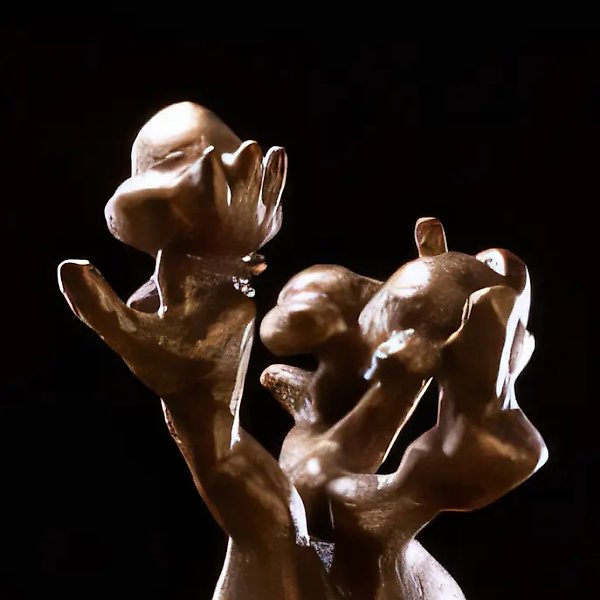 Цветы в тени, 1993, бронза, 70х60х60 Собственность автора