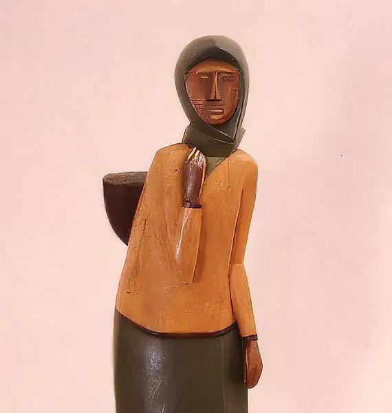 Старуха с корзиной, 1992, тонированное дерево, высота 30
